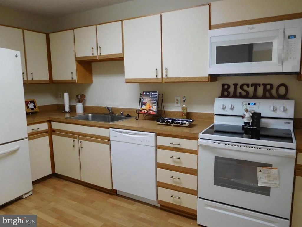 Photo of Unit 1201 at 15101 INTERLACHEN DRIVE