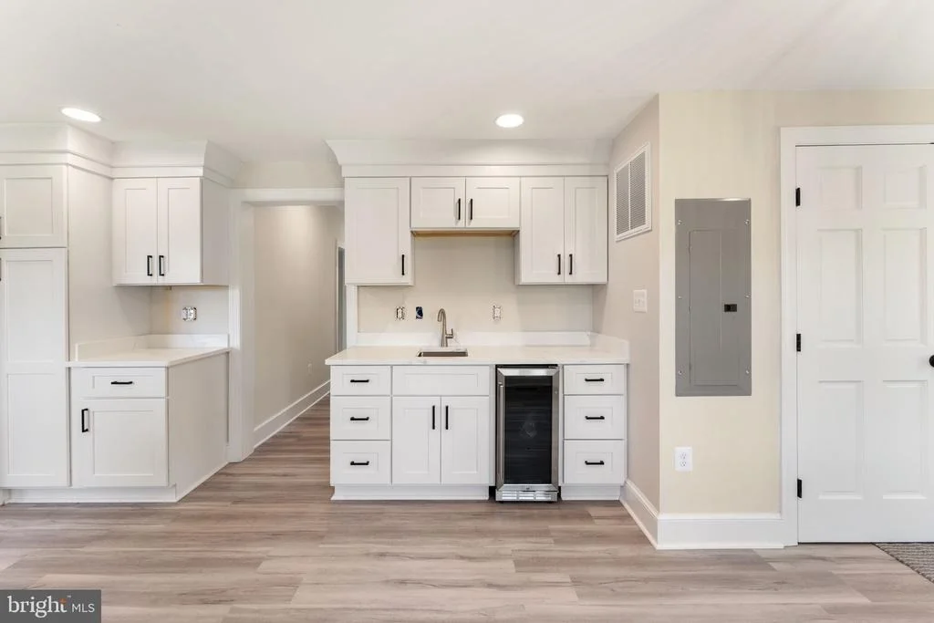 Photo of 11066 MORELAND ROAD