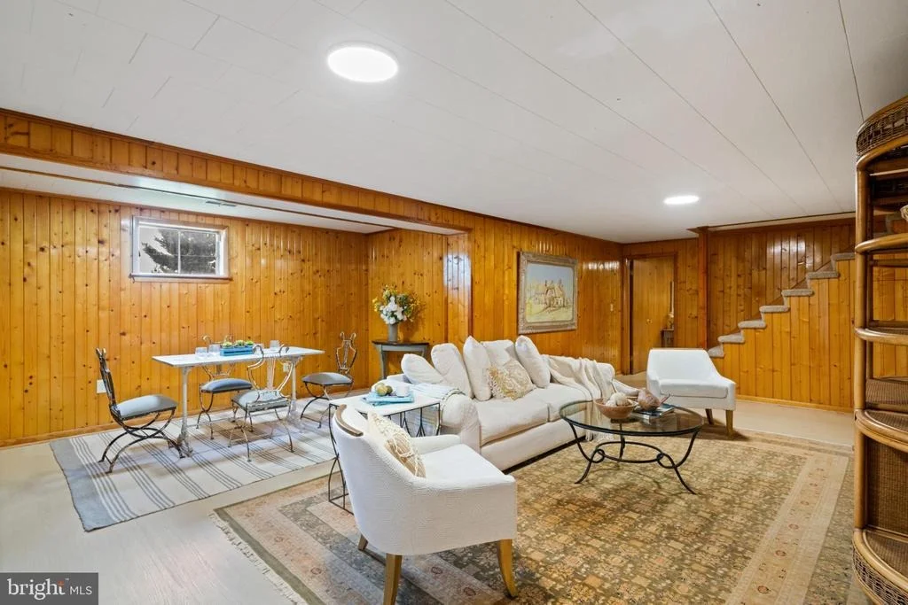 Photo of 11809 COLLINS DRIVE