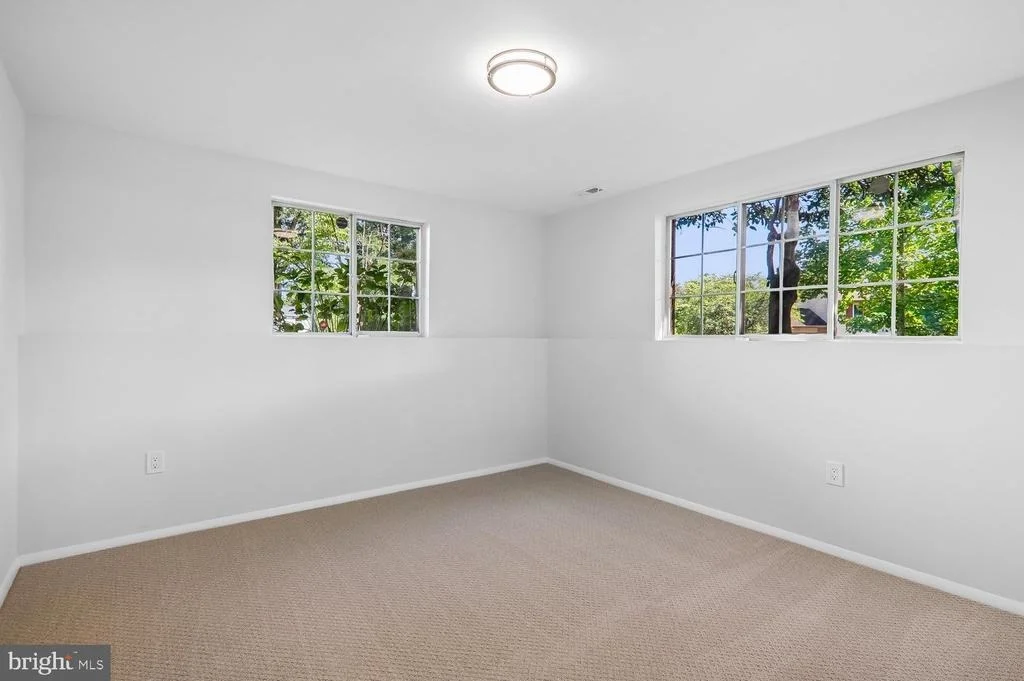 Photo of 6612 SEWARD ROAD
