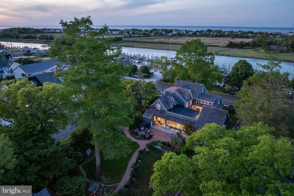 Photo of 410 PILOTTOWN ROAD
