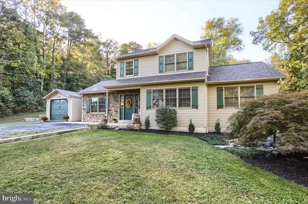 Photo of 615 SINGER LANE