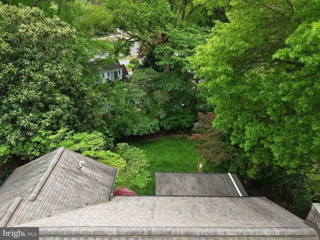 Photo of 213 CRESTMOOR CIRCLE