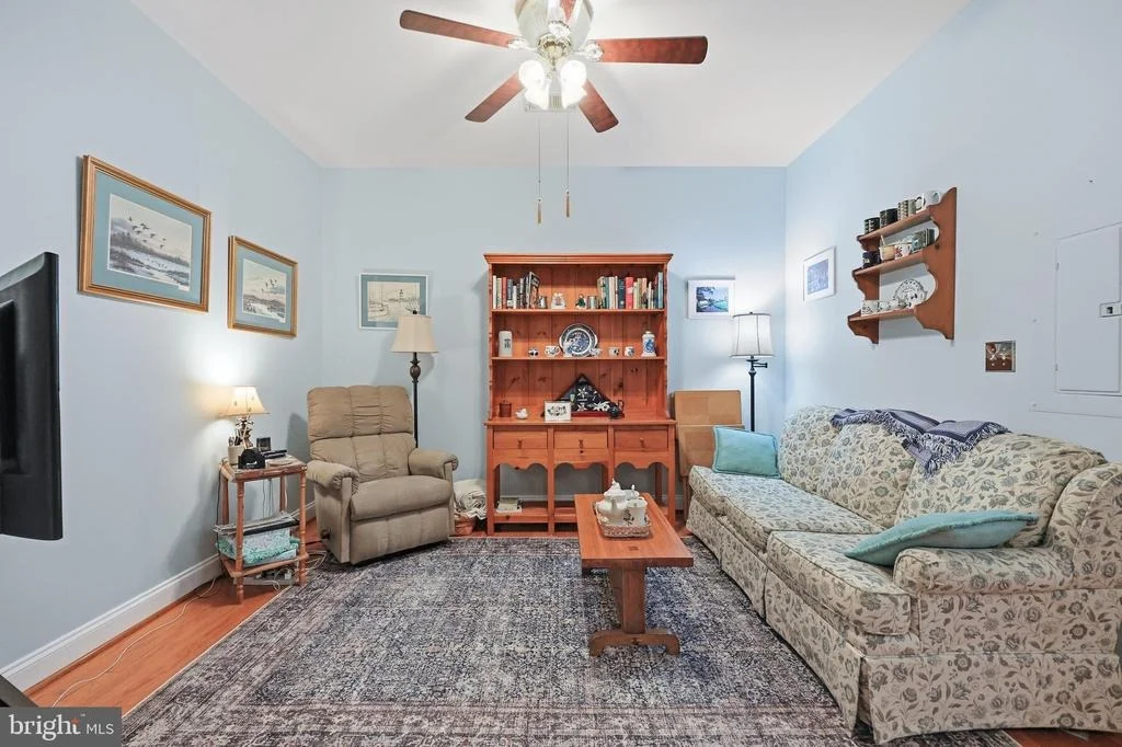 Photo of Unit 304 at 2500 WATERSIDE DRIVE