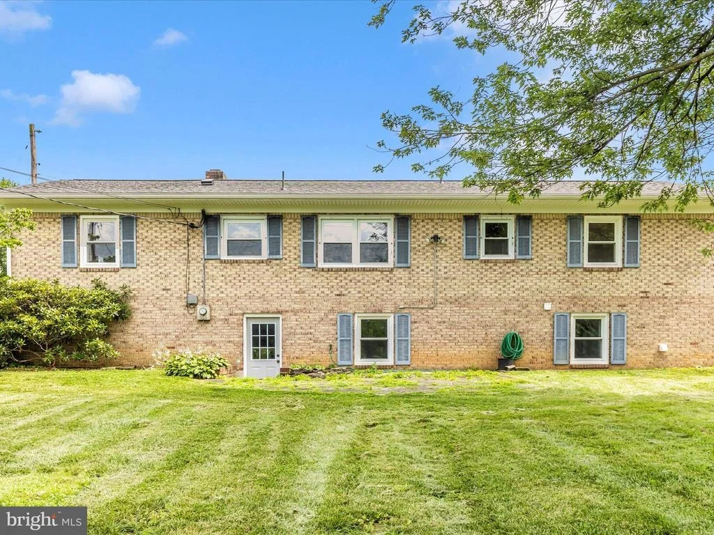 Photo of 22128 PIKESIDE DRIVE