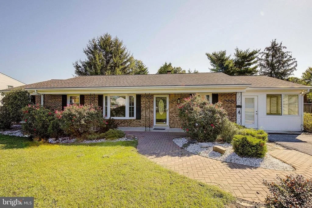 Photo of 334 OVERLOOK DRIVE