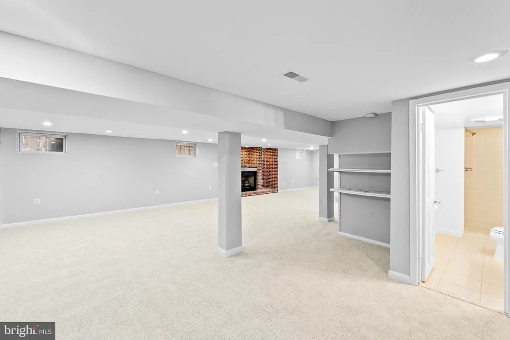 Photo of 232 TUCKERMAN STREET NW