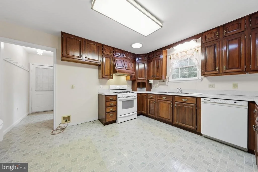 Photo of 5194 DEBRA ROAD