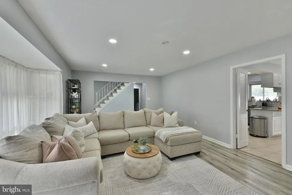 Photo of 8 WINDOVER LANE