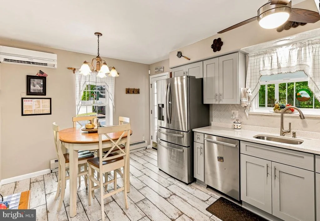 Photo of 15 EAGLE COURT
