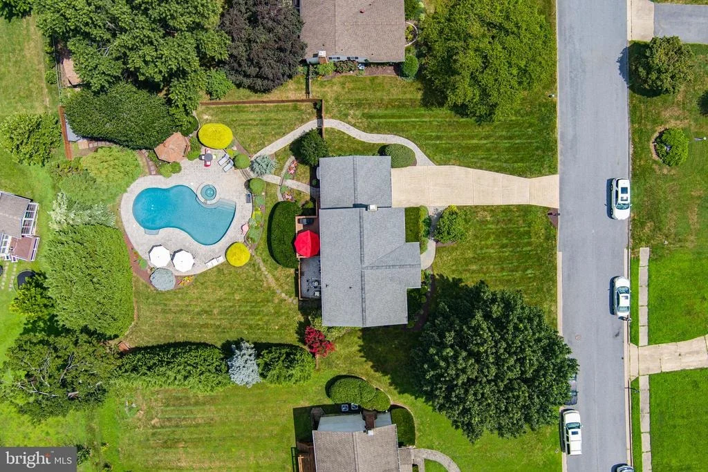 Photo of 8668 FELSVIEW DRIVE