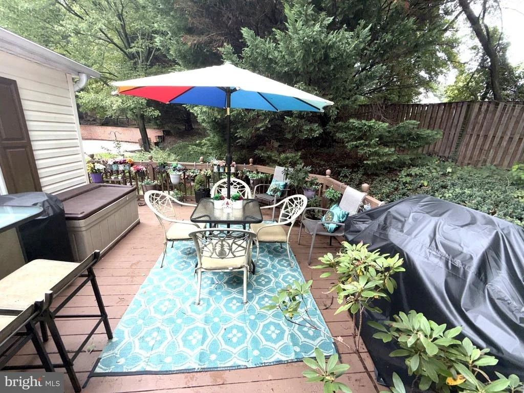 Photo of 8007 FAIR BREEZE DRIVE