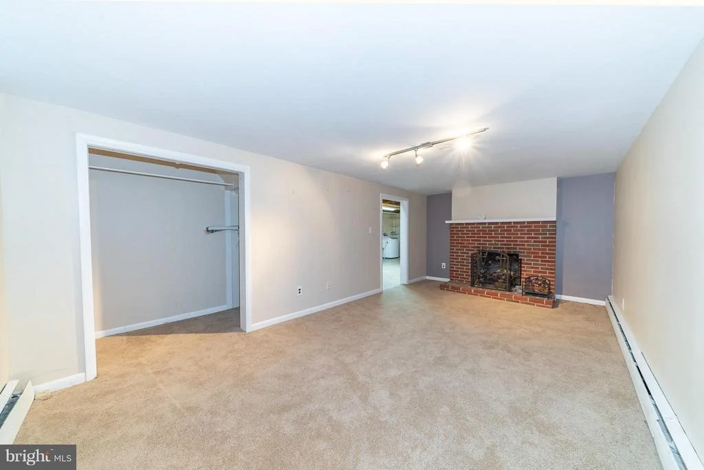 Photo of 21101 CLARKSBURG ROAD