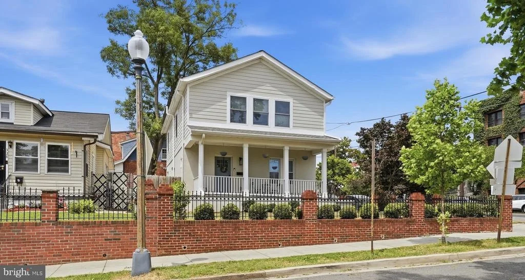 Photo of 2700 4TH STREET NE