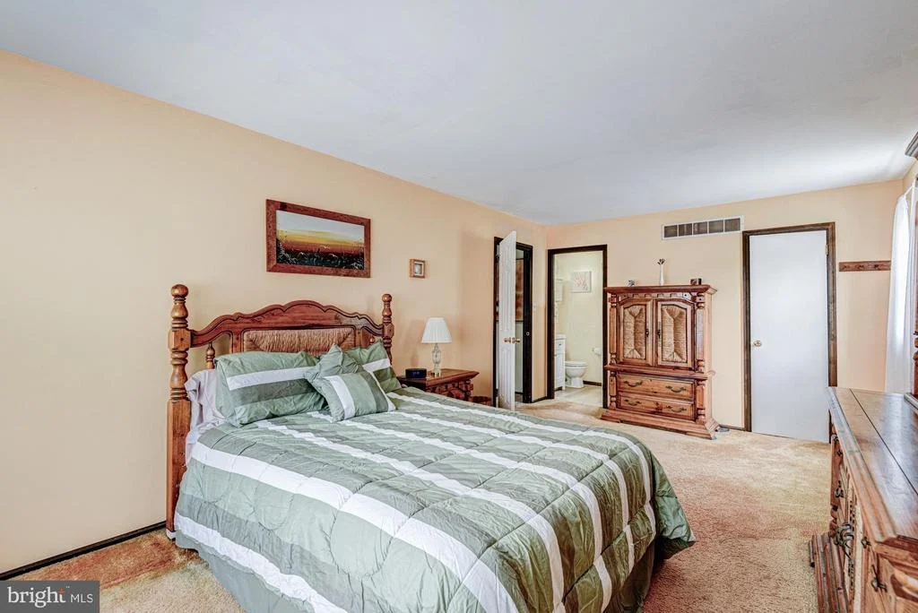Photo of 8 RISA COURT