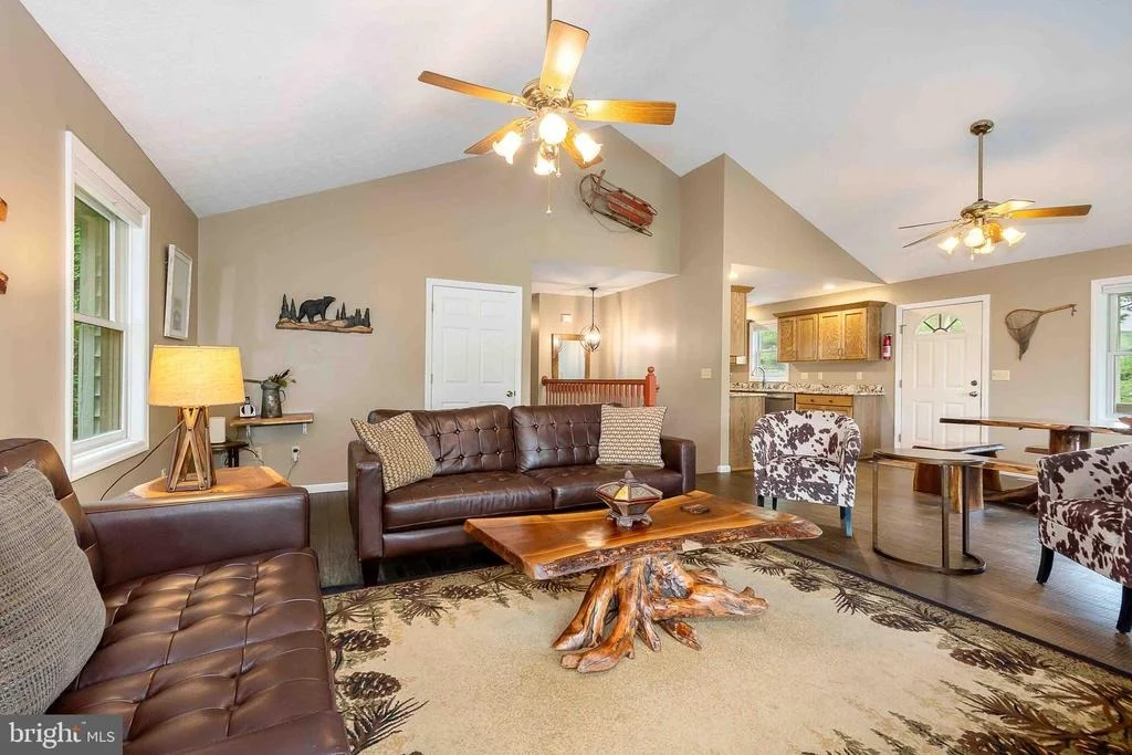 Photo of 305 LAKE POINTE DRIVE