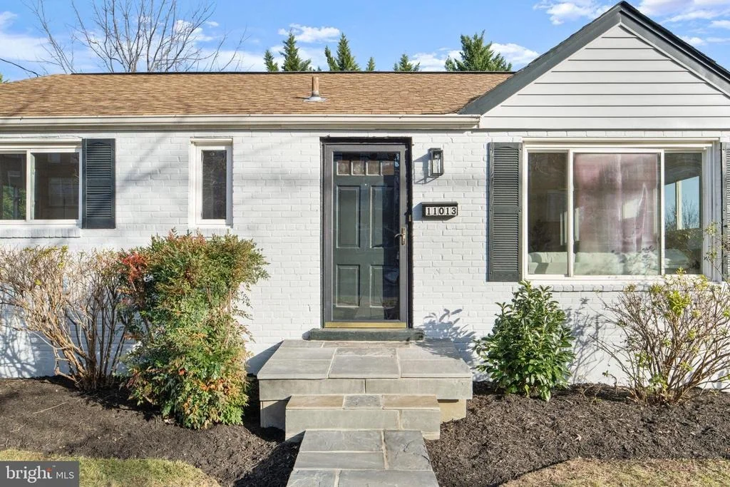 Photo of 11013 AMHERST AVENUE