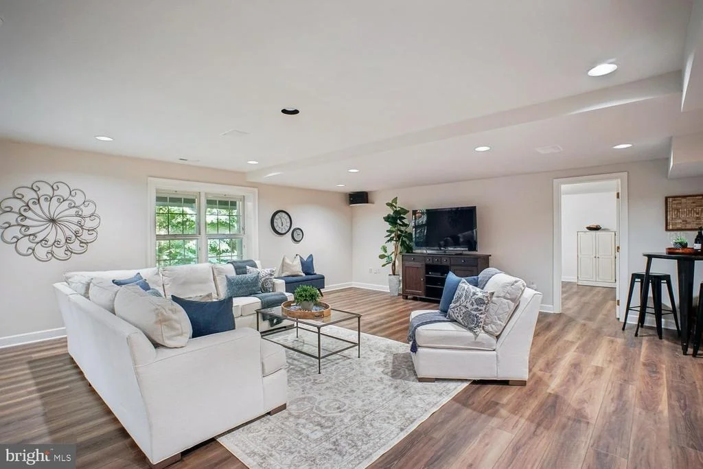 Photo of 8615 HAMPTON WAY