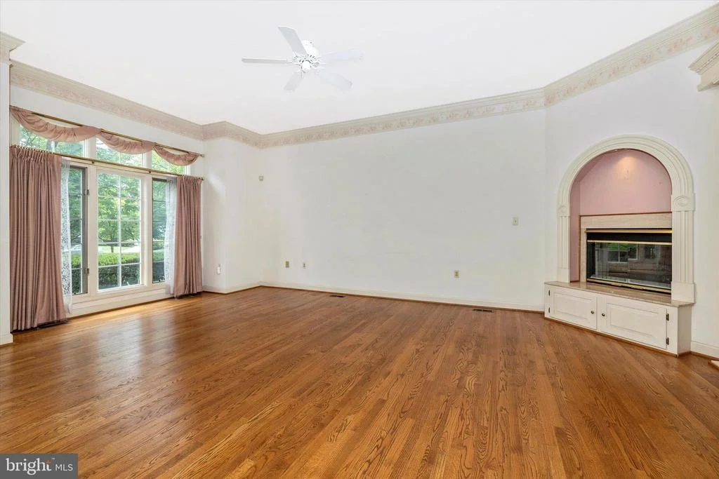 Photo of 827 DUNBROOKE COURT