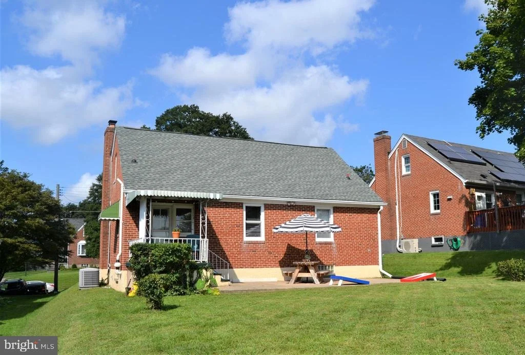 Photo of 403 GRALAN ROAD