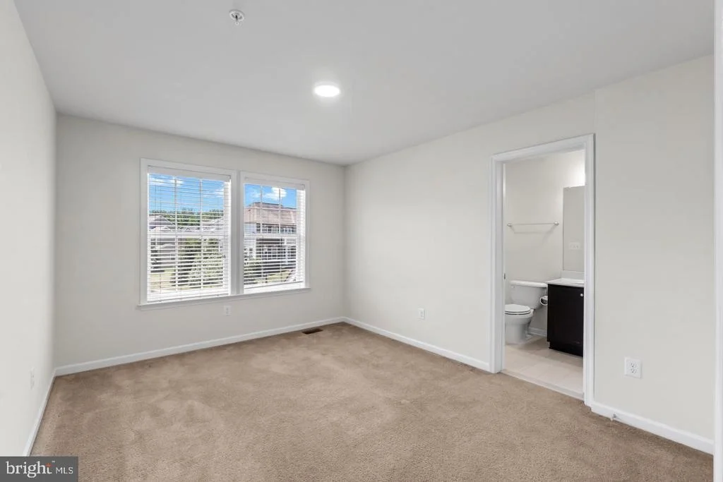 Photo of 9613 MANOR OAKS VIEW