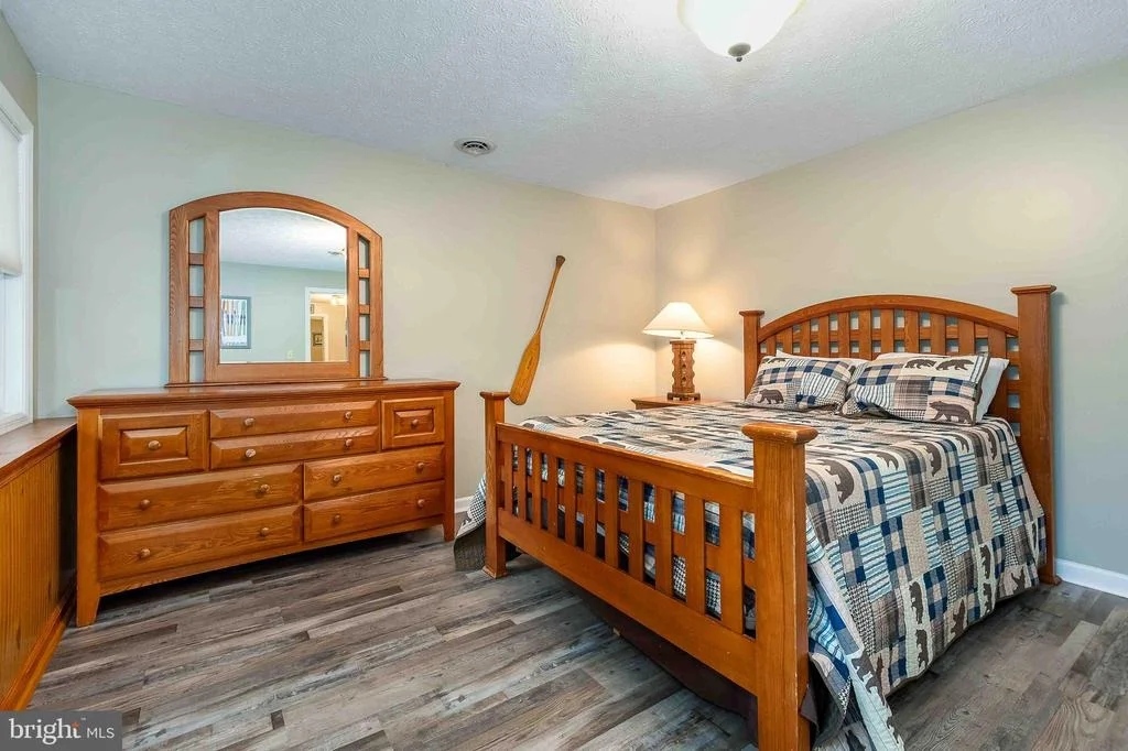 Photo of 305 LAKE POINTE DRIVE
