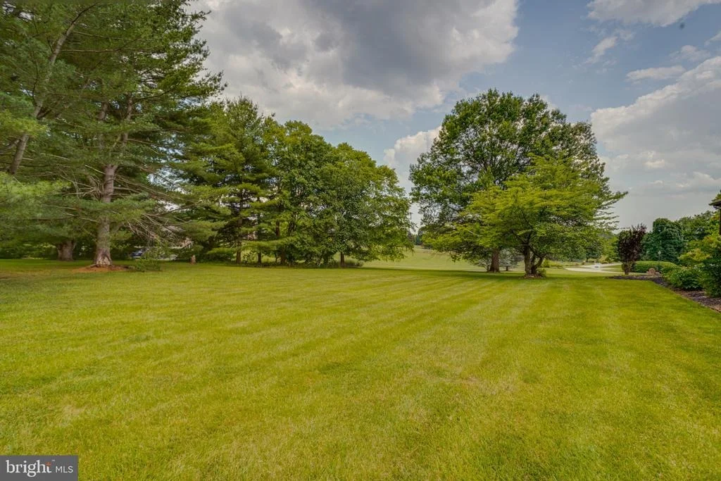 Photo of 2300 KINGS ARMS DRIVE