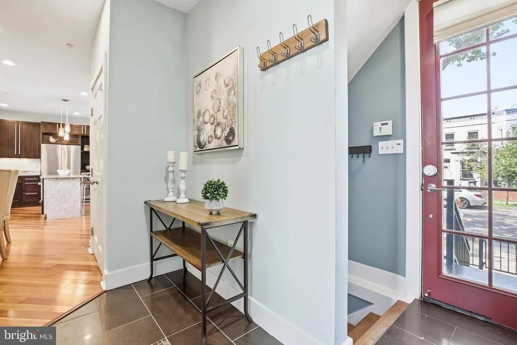 Photo of 915 3RD STREET NE