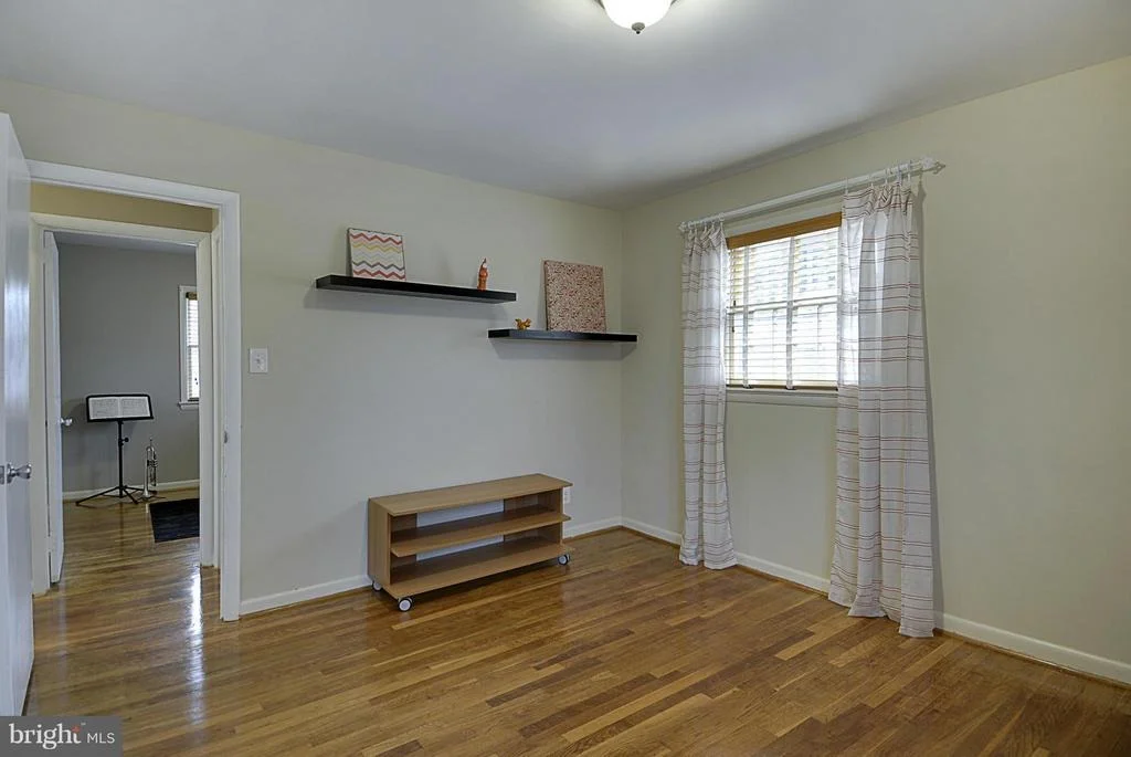 Photo of 320 HANNES STREET