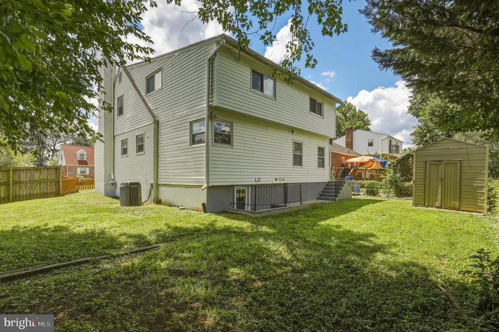Photo of 1511 CREST ROAD