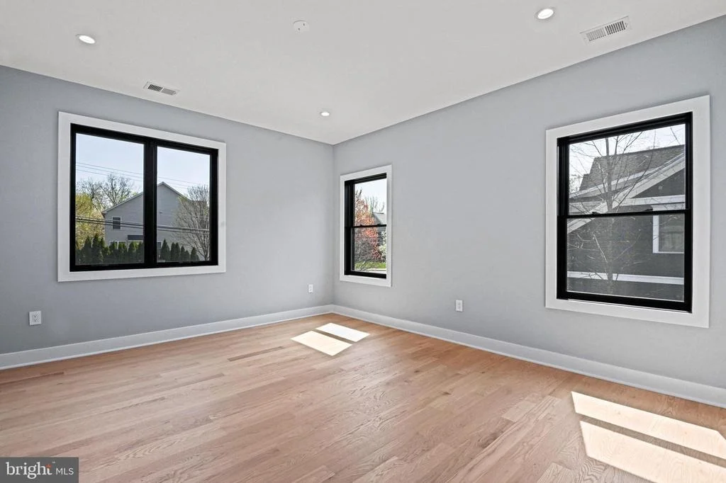 Photo of 1052 BALLS HILL ROAD