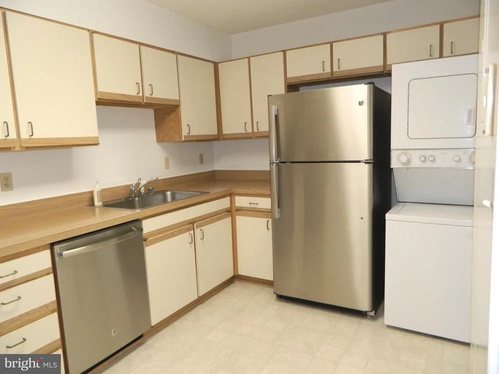 Photo of Unit 2107 at 15107 INTERLACHEN DRIVE