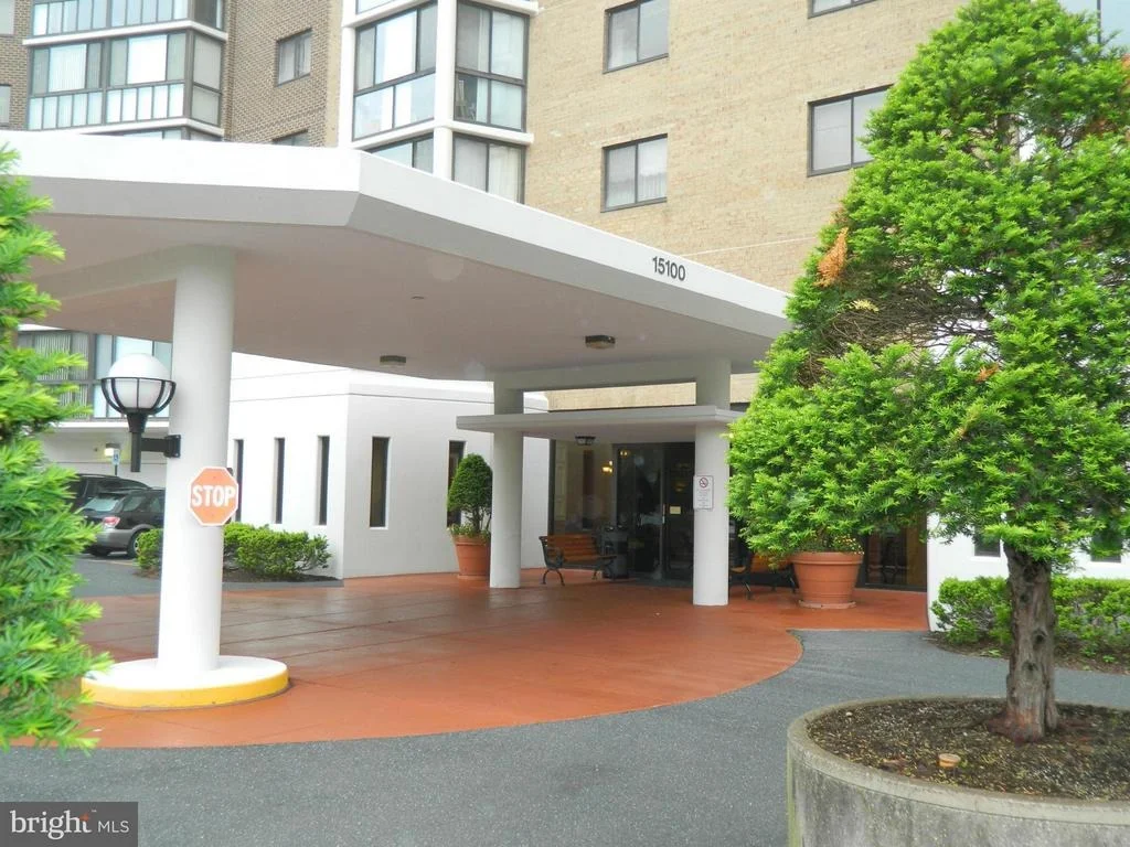Photo of Unit 4807 at 15100 INTERLACHEN DRIVE