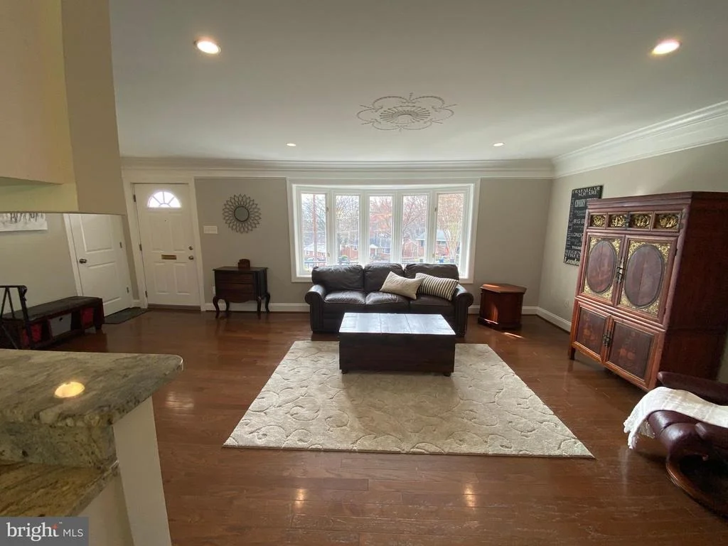 Photo of 919 JUNIPER PLACE