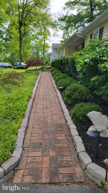 Photo of 4296 WOLF HILL DRIVE