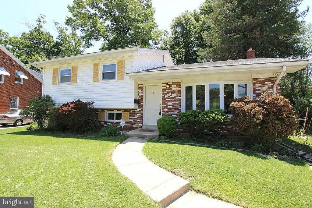 Photo of 1110 CHISWELL LANE