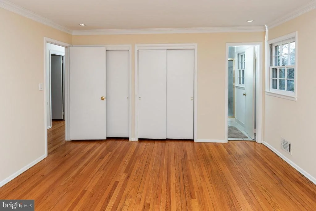 Photo of 6 JEFFREY LANE