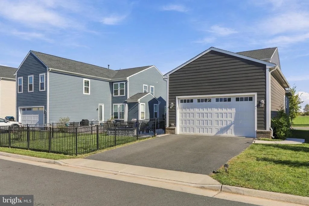 Photo of 1010 COUBERTIN DRIVE SE