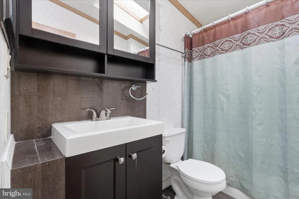 Photo of 11125 LAKESIDE DRIVE