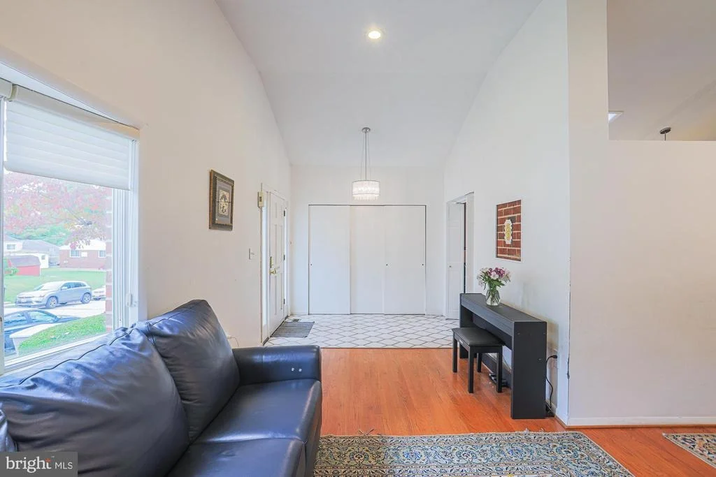 Photo of 5919 WINNER AVENUE