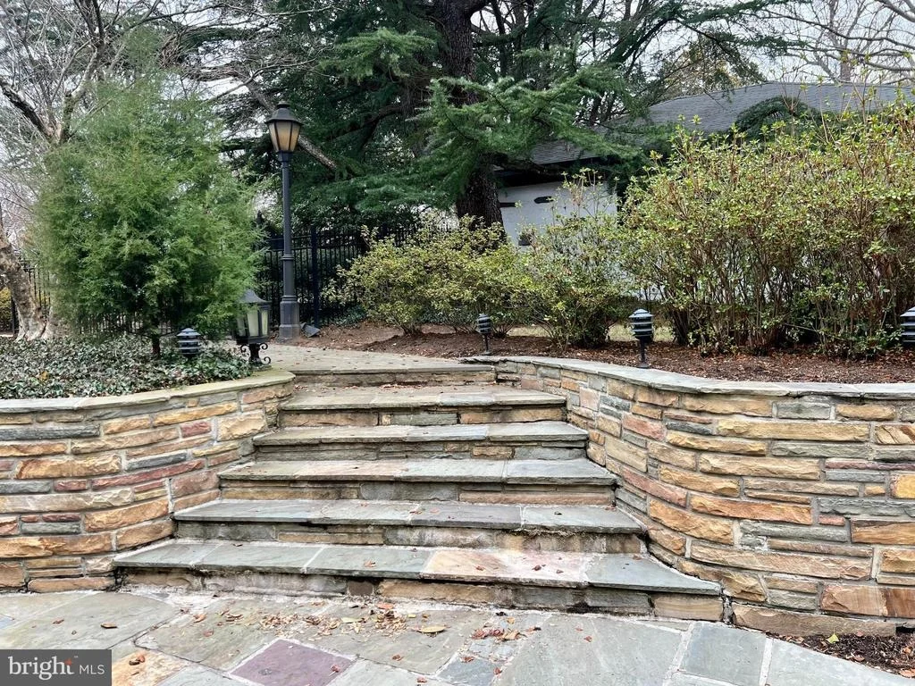 Photo of 9218 COLESVILLE ROAD