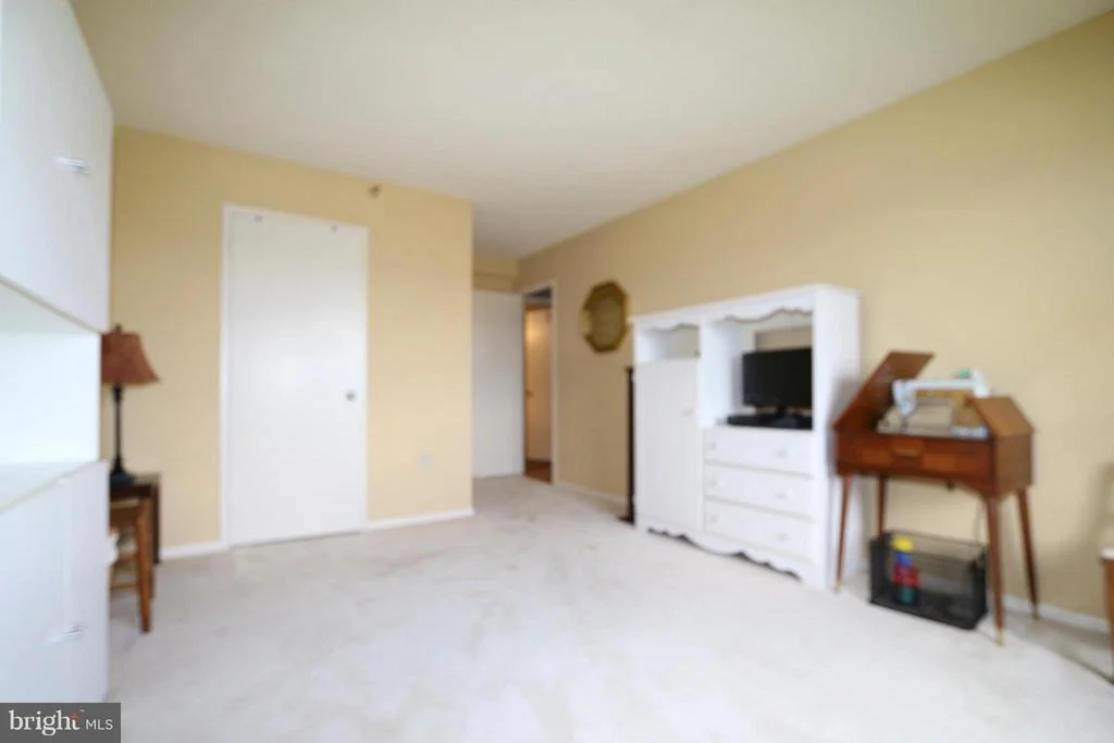 Photo of Unit 11014 at 15101 INTERLACHEN DRIVE