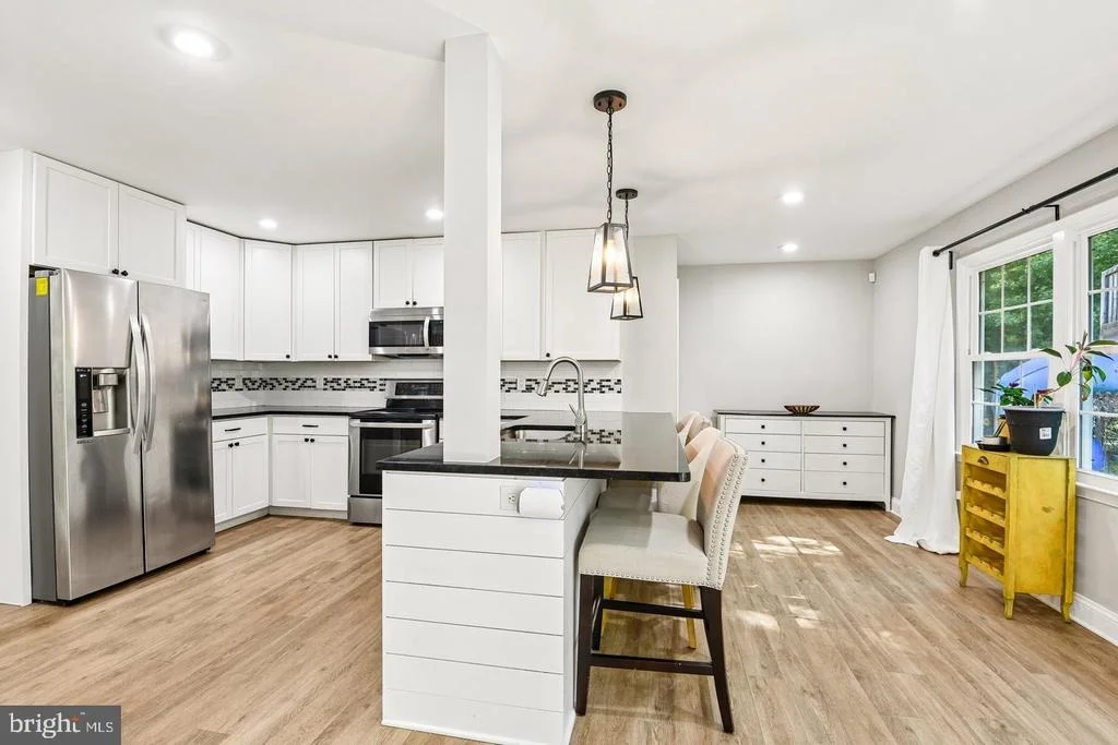 Photo of 8715 CRESTMONT LANE