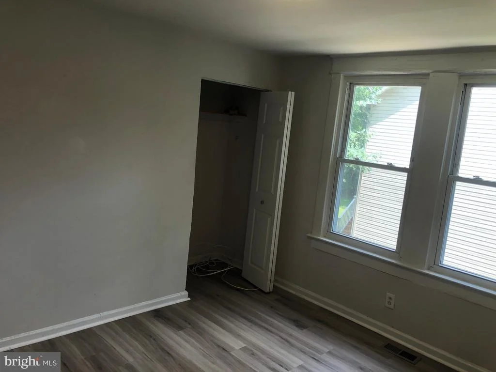 Photo of 516 MENTOR AVENUE