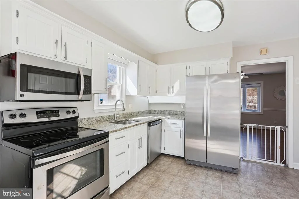 Photo of 707 HOLLYWOOD AVENUE
