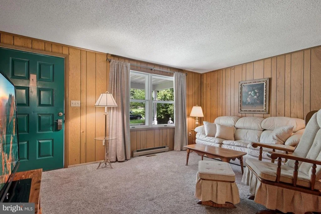 Photo of 1437 HARDING LANE