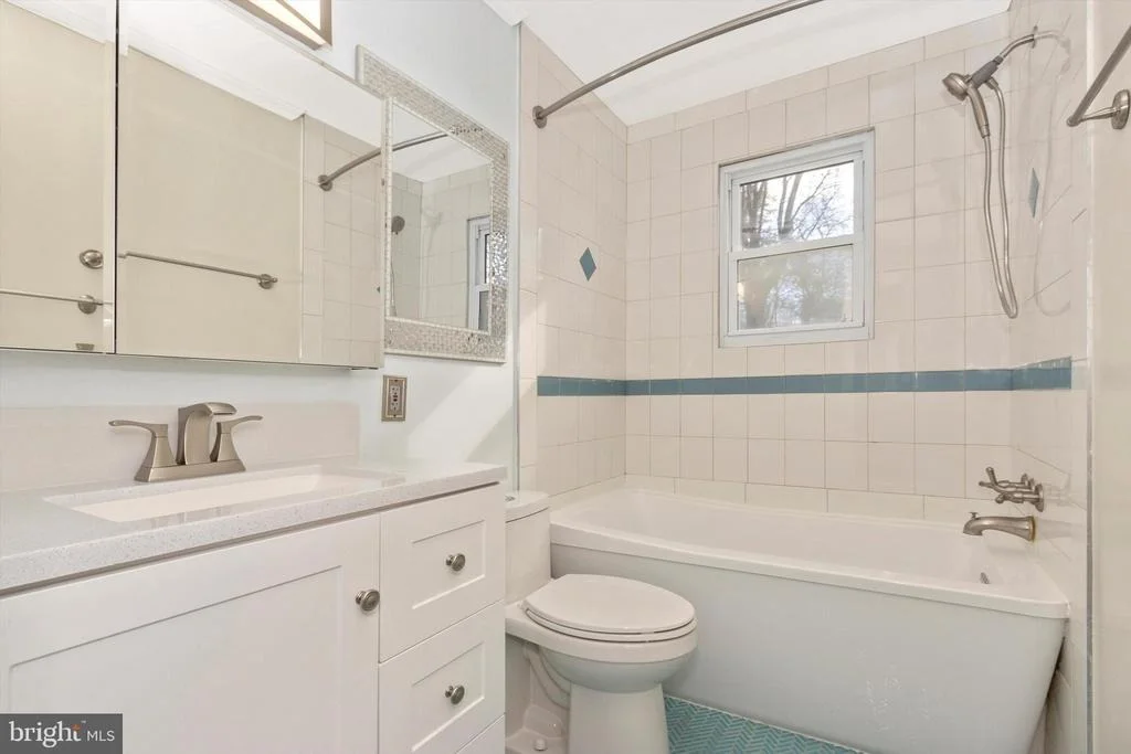Photo of 4112 WELLER ROAD
