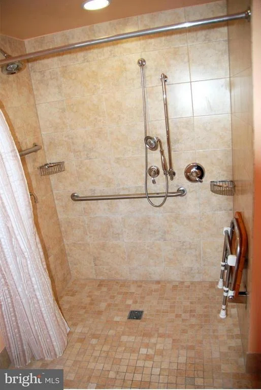 Photo of 8112 BULLOCK LANE