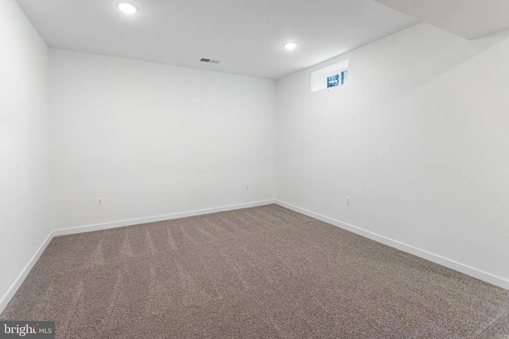 Photo of 2083 SPRINGVALE DRIVE