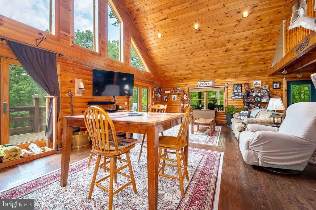 Photo of 995 BETTS LANE